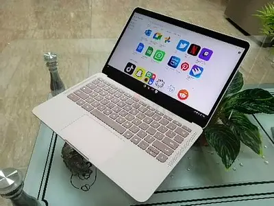 Google Pixelbook Go TouchScreen_Intel Core i5_8th Generation_RAM 8 GB_SSD 128 GB_Full HD(1920x1080)