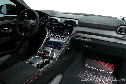 2024 Lamborghini URUS thumbnail 12