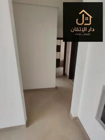 فرصة ذهبية للإيجار شقه غرفه وصاله منطقه القليعة موقع حيوي وقريب من جميع الخدمات
