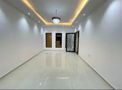 Luxury independent villa for rent in Al Amrah, Ajman - 3 floors with super deluxe finishes and a strategic location. An exceptional opportunity for la