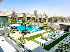 POOL VIEW I MODERN LOVING I PREMIUM