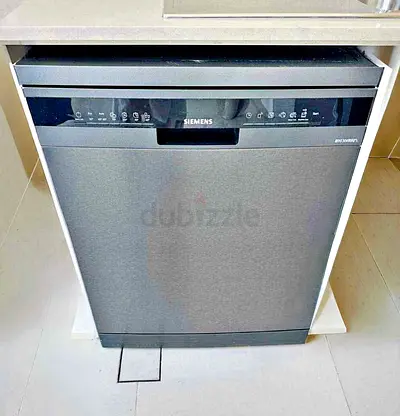Siemens IQ300 free standing Dishwasher Black model