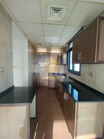 Specious 1BHK apartment with bolcony very prime location in warsan 4