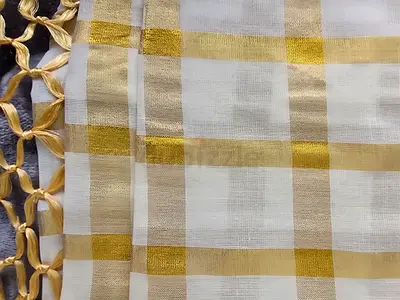 Kerala Saree, Golden Checks Handloom Saree with Tassels ( Tissue Material)