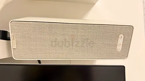Sonos speaker with wall mount