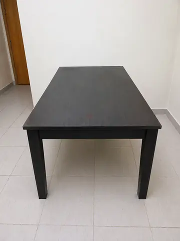 6-Person Dining Table – Good Condition