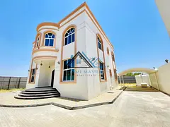 5 Br Villa Renovated | Private Entrance &amp; Yard | Shaded Parking