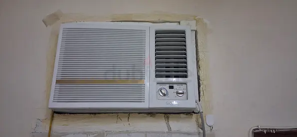 Window air conditioner unit - working condition