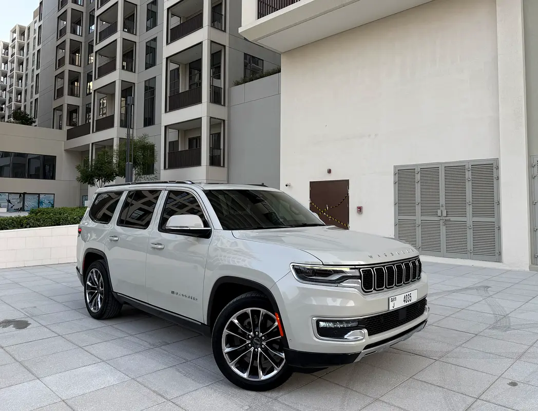 Jeep Grand Wagoneer 2022 — photo 1 of 17