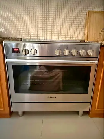 Bosch series 8 Electric Cooker Under Warranty 90x60cm