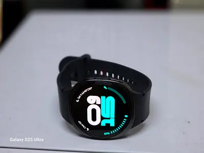 Samsung Galaxy Watch 8 - Like New Condition (With Box Charger)