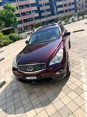 Infiniti QX50 Luxury 2015 | GCC Specs | Well Maintained
