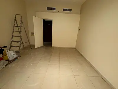 Spacious studio with separate kitchen space in Rolla just 18k
