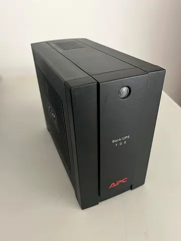 APC 700 vA UPS Battery Backup with Surge Protection (4 IEC Outlets, USB) - Good Working Condition