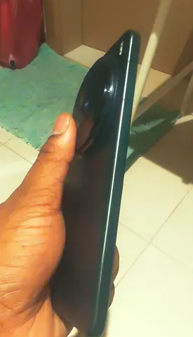 Vivo x200 pro. Box  cover and phone