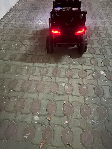 Kids electric ride-on car (battery powered) - good working condition
