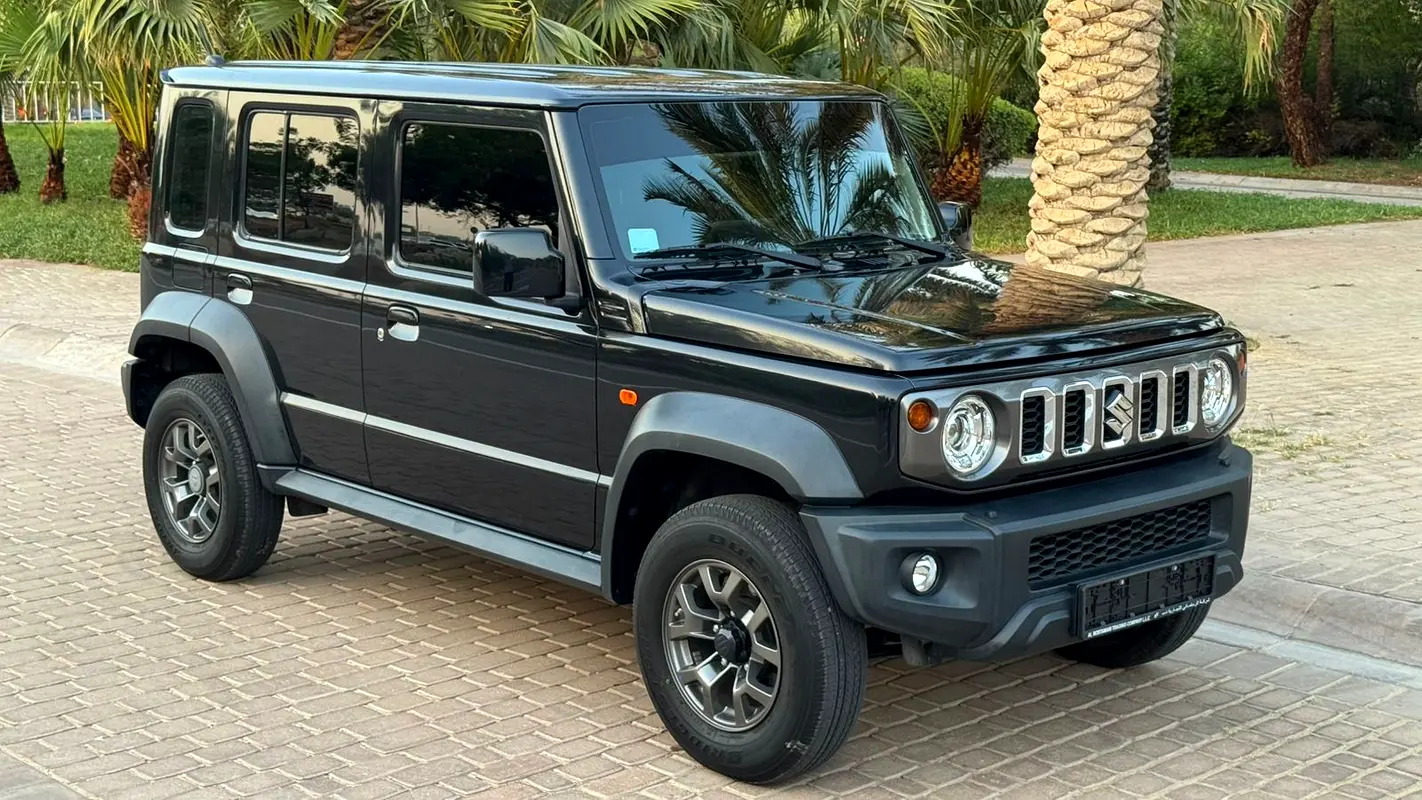 Suzuki Jimny 2025 — photo 1 of 16