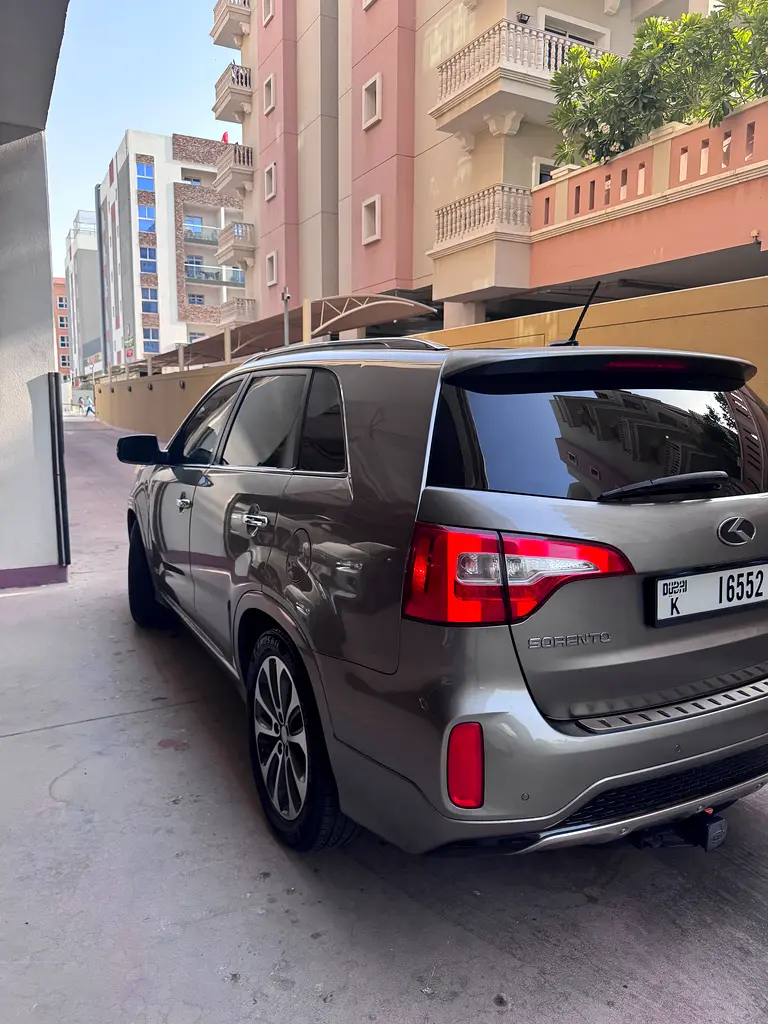 Kia Sorento 2014 — photo 1 of 10