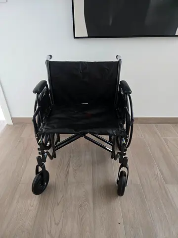 Heavyweight folding transport wheelchair - compact and portable