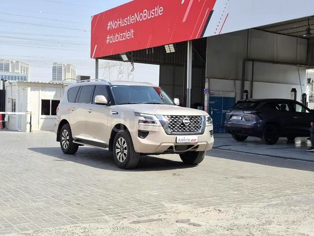 Nissan Patrol 2022 — photo 1 of 12