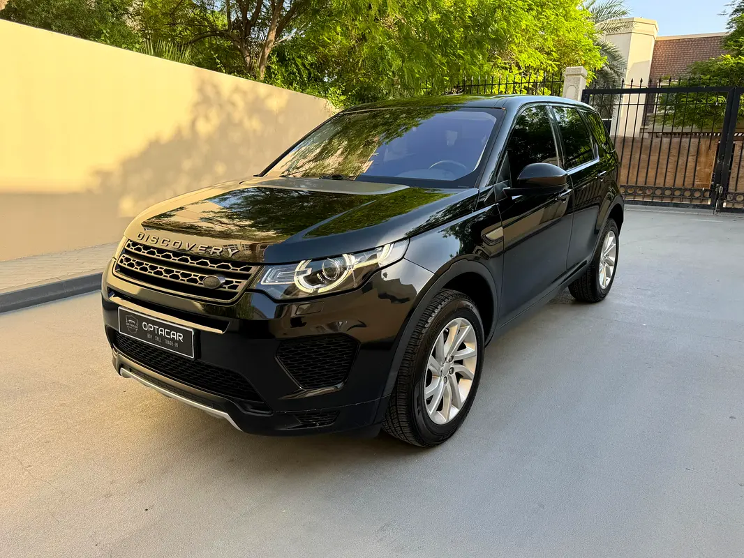 Land Rover Discovery Sport 2018 — photo 1 of 15