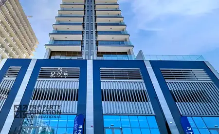 شقة حديثة بغرفتي نوم | PG One Al Furjan | شرفة وإطلالات على المدينة | دخول المسبح والنادي الرياضي
