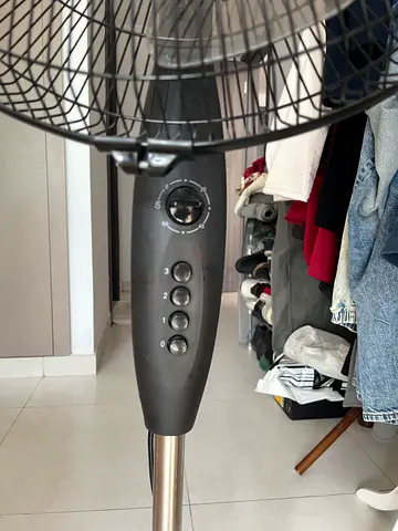 Used pedestal/standing fan in good working condition