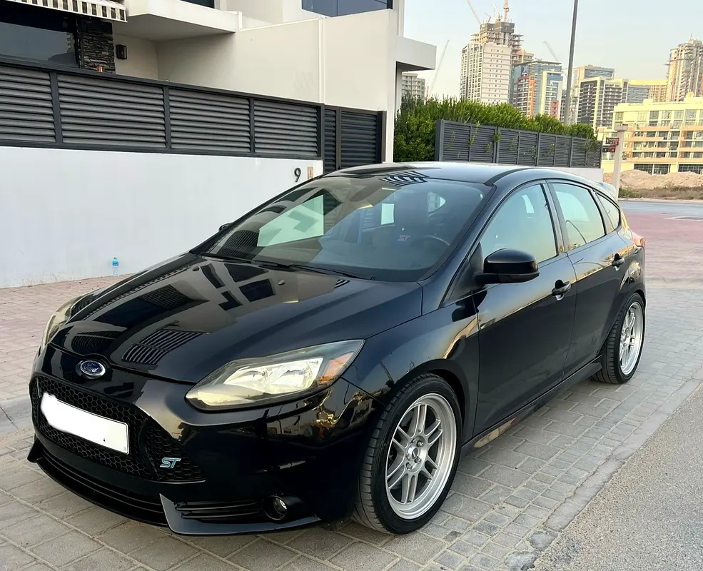 Ford Focus 2013 — photo 1 of 14