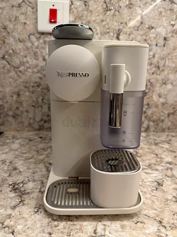 Nespresso Capsule Coffee Machine with Milk Frother - White