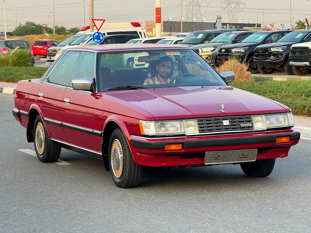 Toyota Cressida 1985 — photo 1 of 17