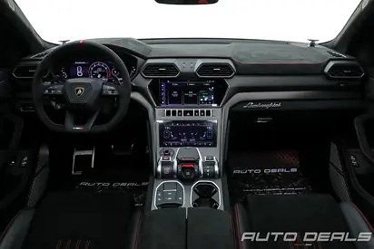 2024 Lamborghini URUS thumbnail 11