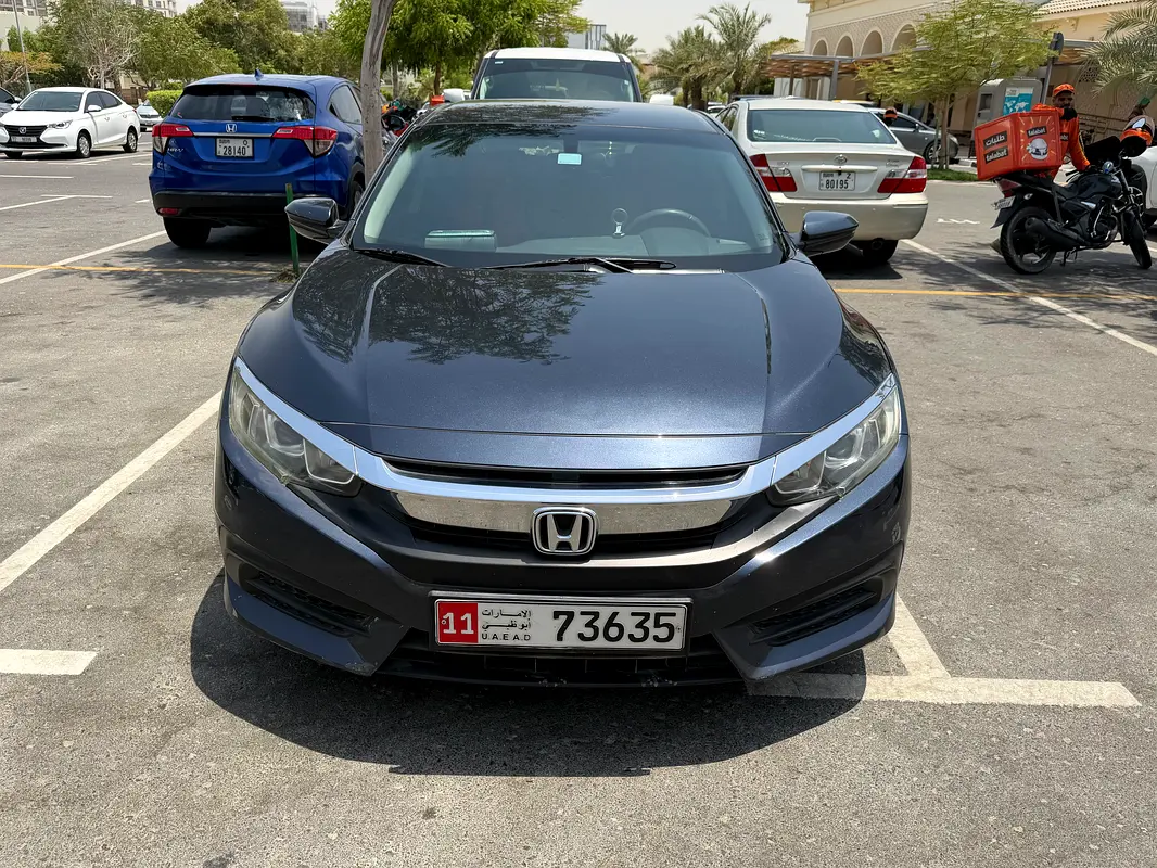 Honda Civic 2016 — photo 1 of 10