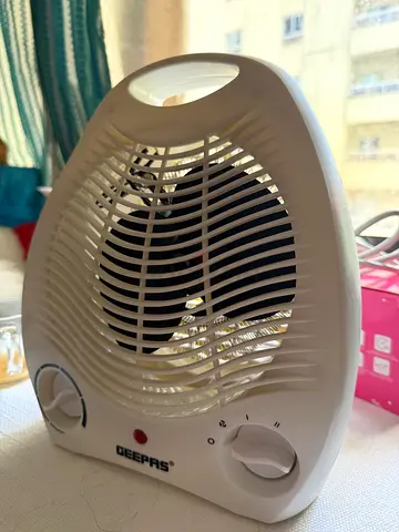 Geepas Portable Electric Fan Heater - NEVER USED