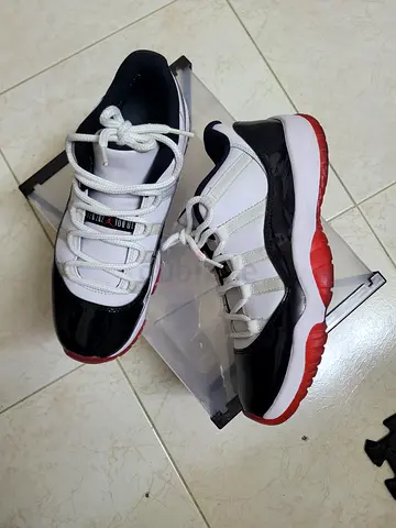 Air Jordan 11 Retro Low Concord Bred Size 43-EU