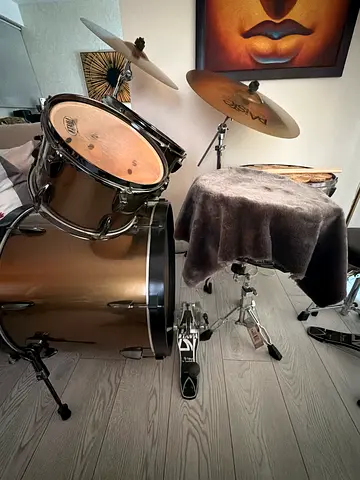 Tama Drum Kit with Patise Cymbal - Good Condition