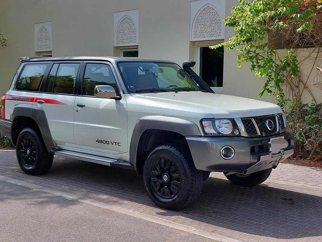 Nissan Patrol Safari 2020 — photo 1 of 17