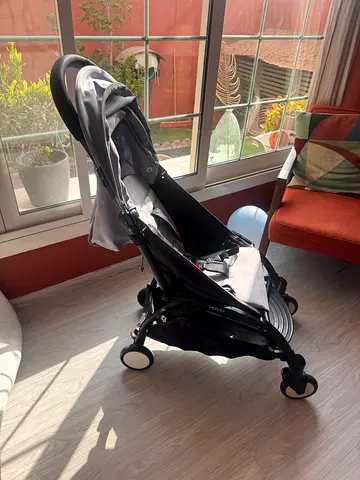 Yoyo stroller with new born pack
