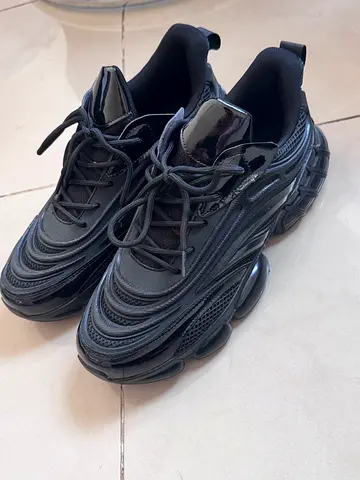 Men’s sneakers casual running shoes
