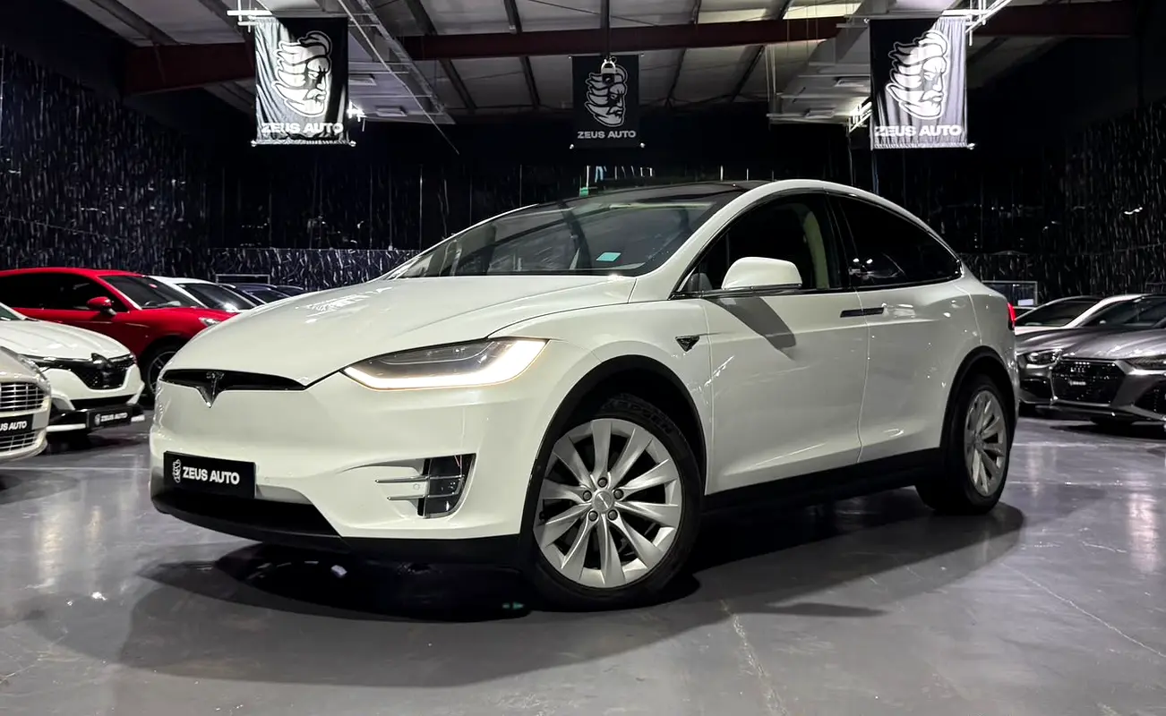 Tesla Model X 2018 — photo 1 of 20