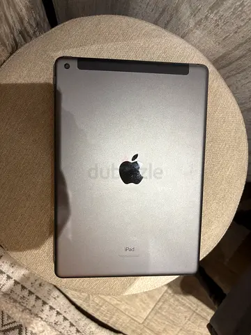 iPad 9th gen 64 gb WiFi+ Cellular