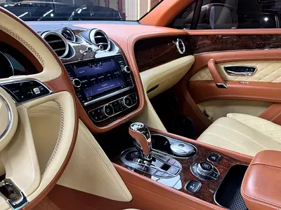 صورة 14 لـ 2017 Bentley BENTAYGA