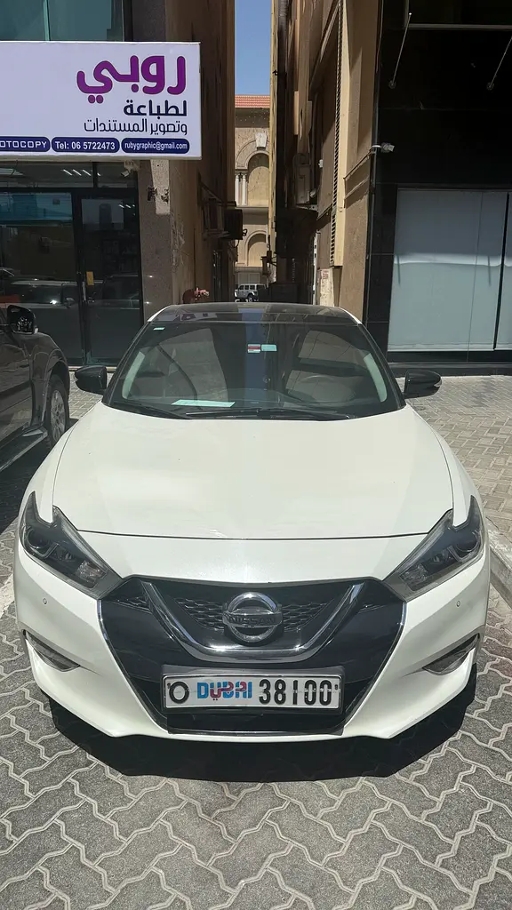 Nissan Maxima 2018 — photo 1 of 5