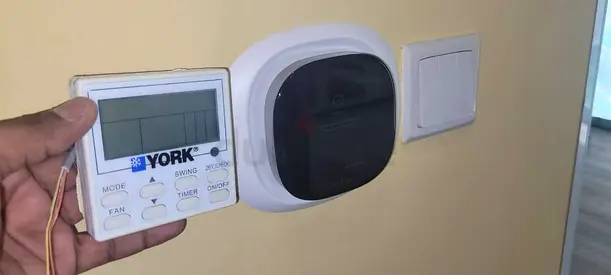 York AC Wall Controller / Thermostat - Good Working Condition