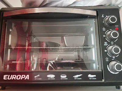 Europa countertop electric oven / toaster in good working condition