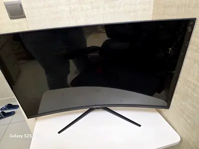 32-inch Curved 240Hz Gaming Monitor (FHD, 1ms)