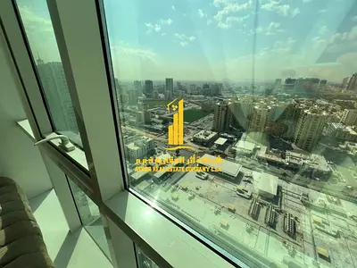 بإطلالة مفتوحه مميزة على المدينه شقة مفروشة غرفه وصالة مفروشه بالكامل فرش جديد راقي جدا بموقع مميز جدا شامله جميع الخدمات مع جيم، مسبح، باركينج خاص