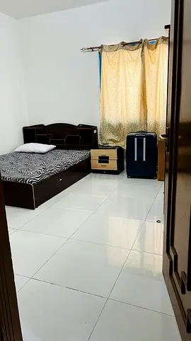 ROOM FOR RENT - centralized AC  Fully furnished master bedroom -  Location: Shabiya 11