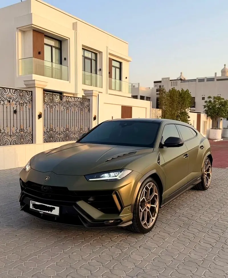 Lamborghini Urus 2023 — photo 1 of 14
