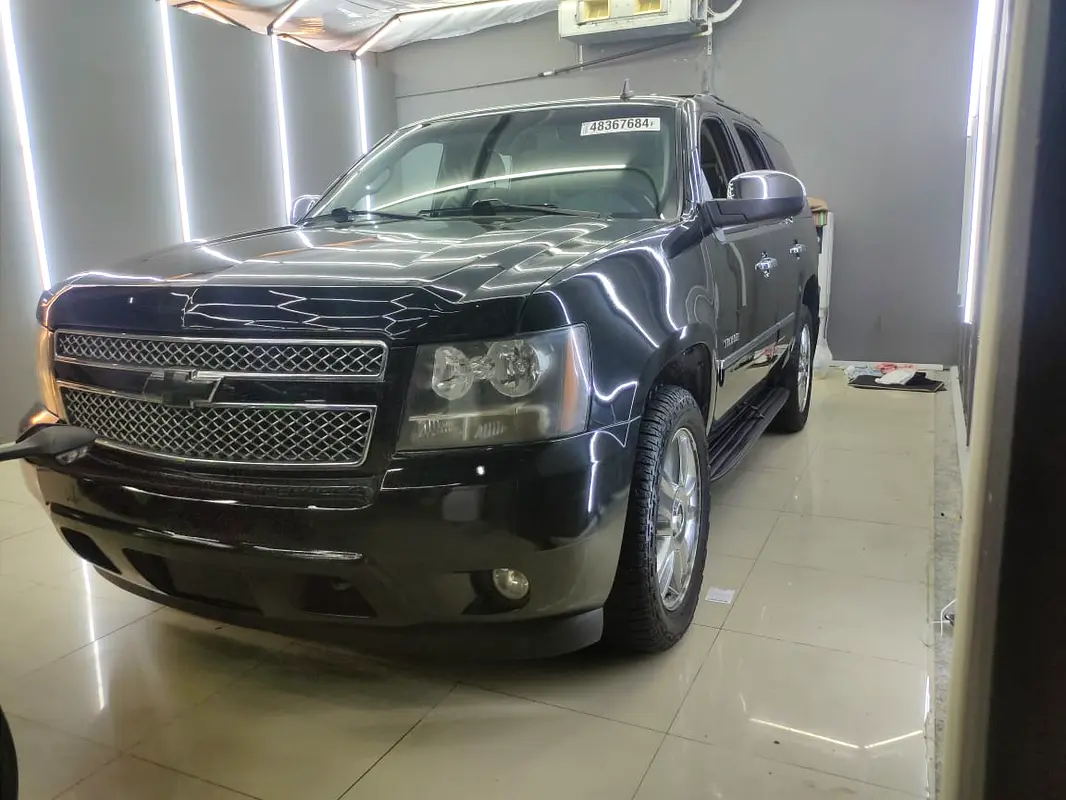 Chevrolet Tahoe 2010 — photo 1 of 4