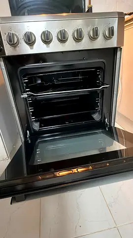Cooking range for AED 400